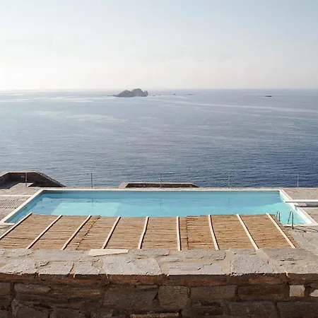 Cave Séjour à la campagne Sarakíniko